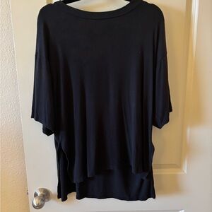FINAL SALE $5 Black Women’s Relaxed Knit Top - Medium, closet staple, layering